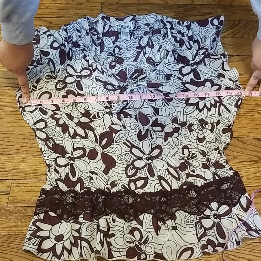 Robie Bee Skirt and Blouse Set - Picture 7 of 10